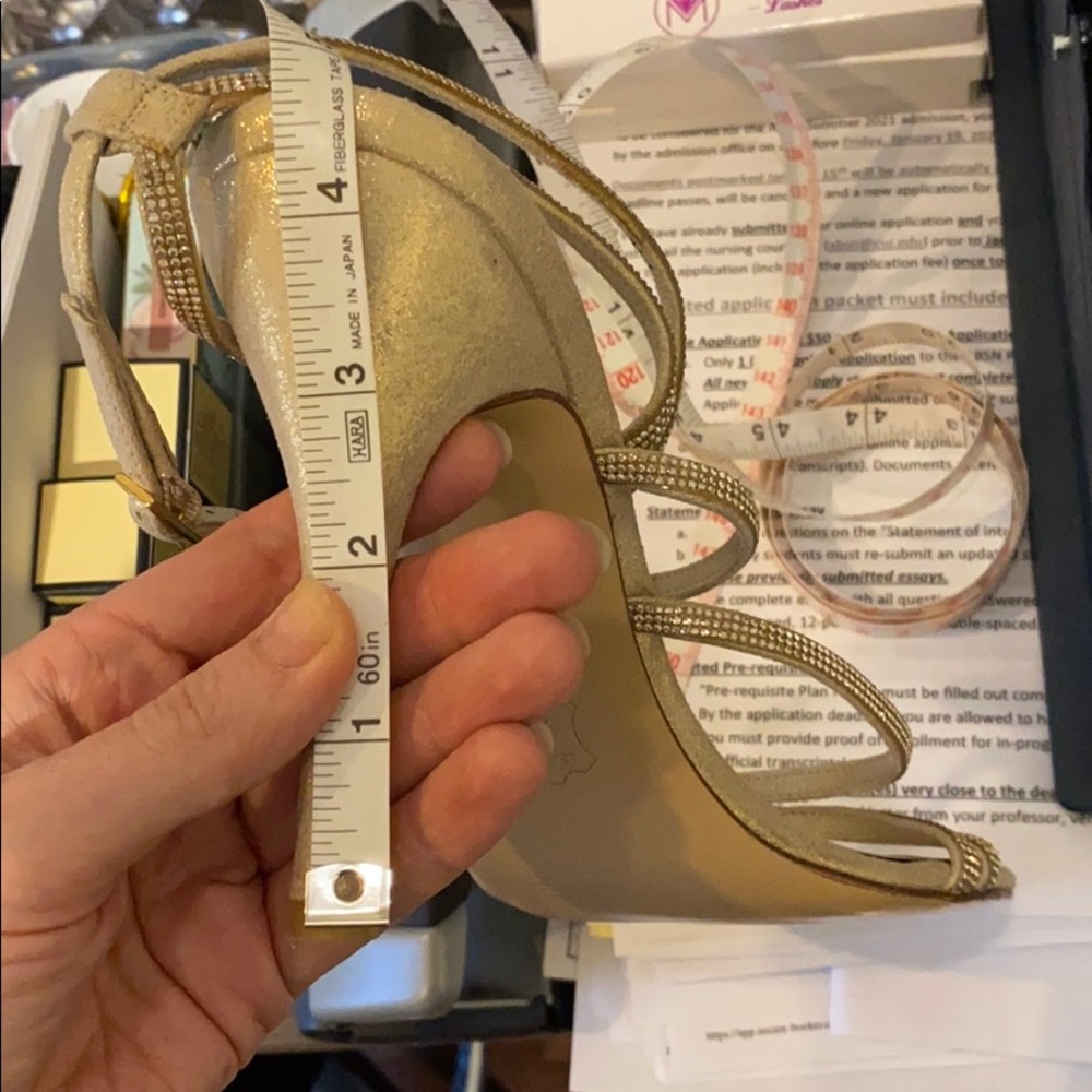 NWOT Stuart Weitzman Gold Sparkle Heels - Picture 10 of 11